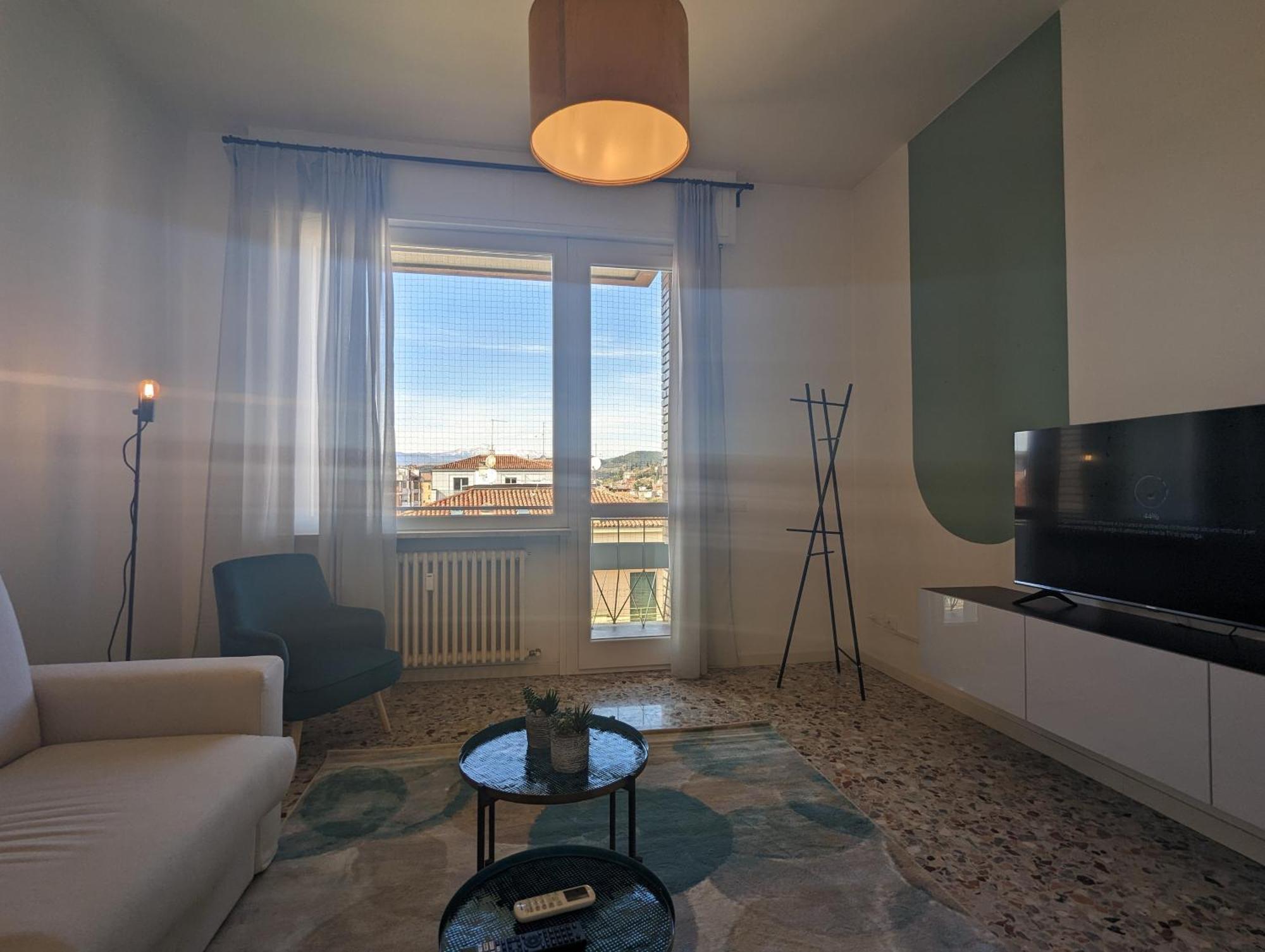 Апартаменти Big House-Private Parking-12" Walk From The Arena Верона Екстер'єр фото