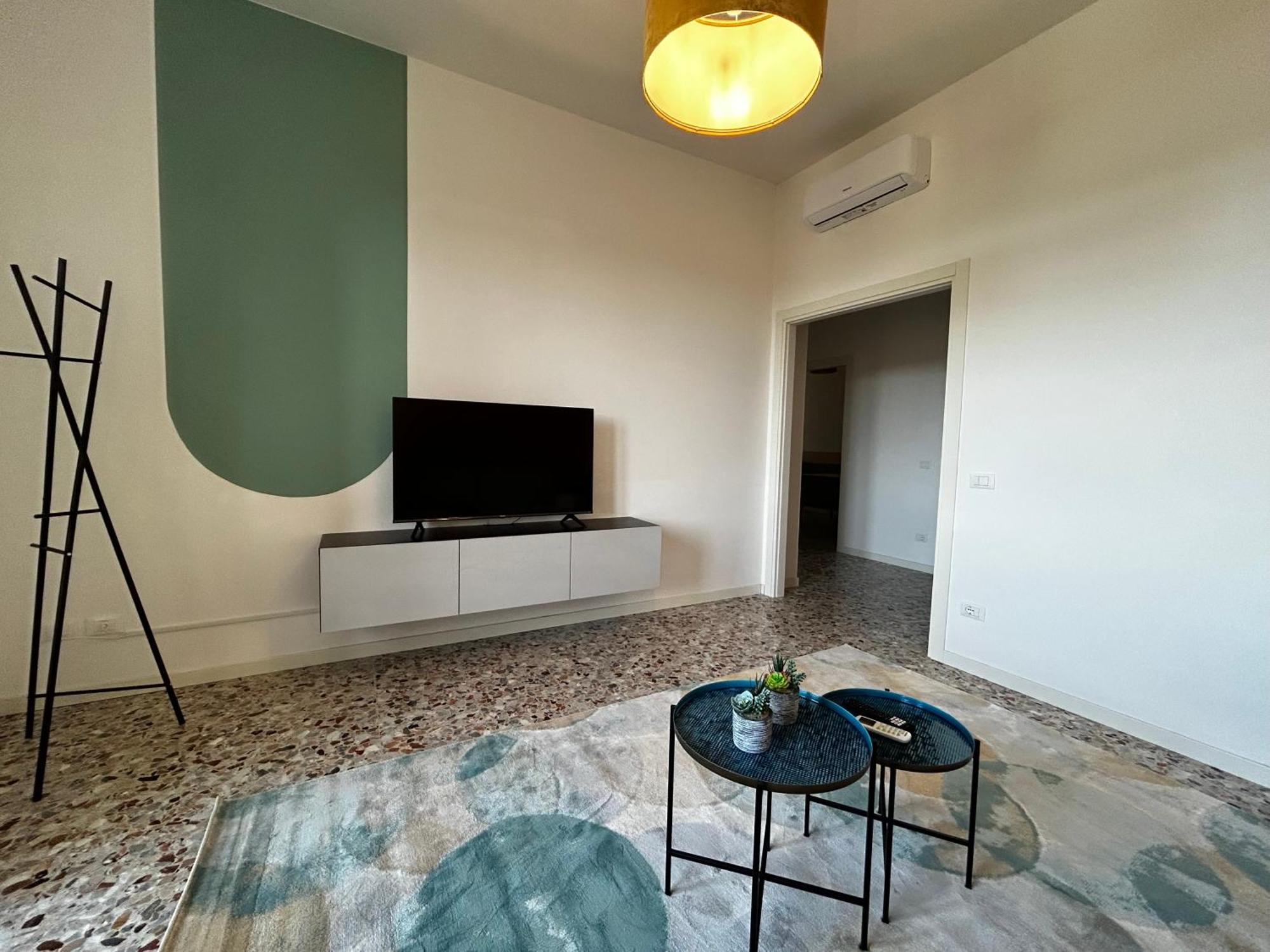 Апартаменти Big House-Private Parking-12" Walk From The Arena Верона Екстер'єр фото